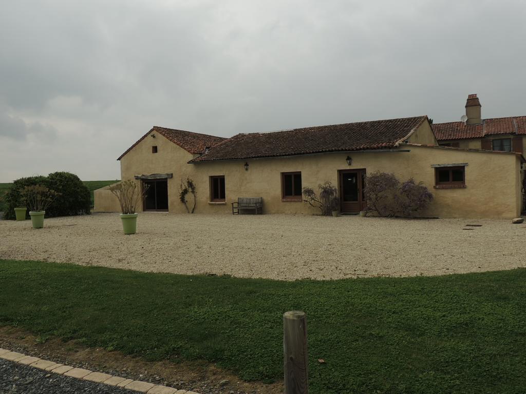 Le Mas D'Anjou Hotell Tigné Exteriör bild